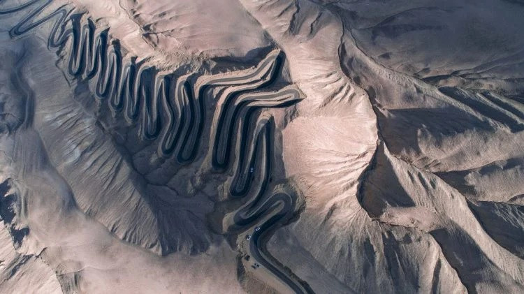 Con đường quanh co với 600 khúc cua – “địa ngục” say xe - Hình 9 Con duong quanh co voi 600 khuc cua – “dia nguc” say xe-Hinh-9