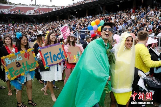 Thu vi le tot nghiep “khac nguoi” o cac truong DH tren the gioi-Hinh-3