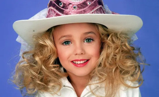 Bí ẩn trong vụ sát hại hoa hậu nhí rúng động nước Mỹ - Hình 11 Bi an trong vu sat hai hoa hau nhi rung dong nuoc My-Hinh-11