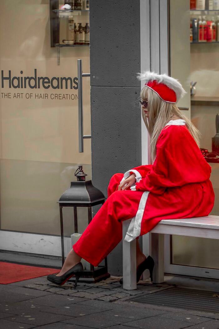 Những con ma-nơ-canh thần thái “khó đỡ” khiến người xem bật cười - Hình 10 Nhung con ma-no-canh than thai “kho do” khien nguoi xem bat cuoi-Hinh-10