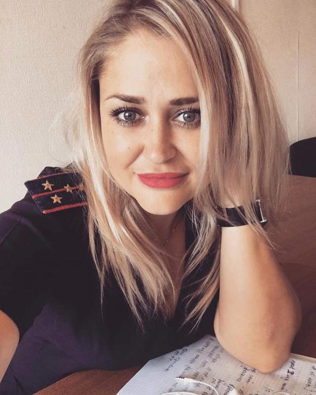 Những nữ cảnh sát Nga xinh đẹp chẳng thua kém hoa hậu - Hình 5 Nhung nu canh sat Nga xinh dep chang thua kem hoa hau-Hinh-5