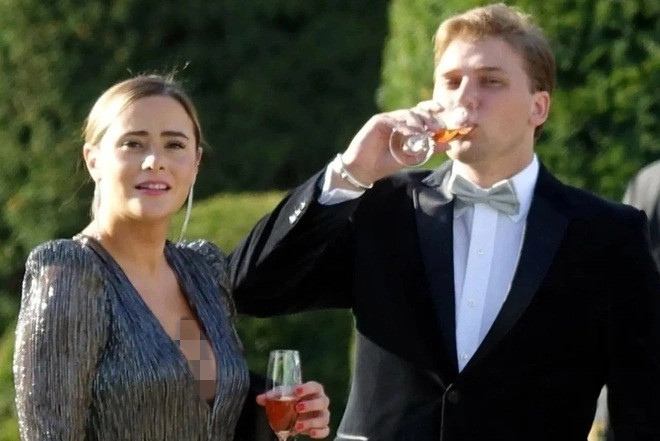 Ngam chau gai xinh dep cua Tong thong Biden sap cuoi o Nha Trang-Hinh-6