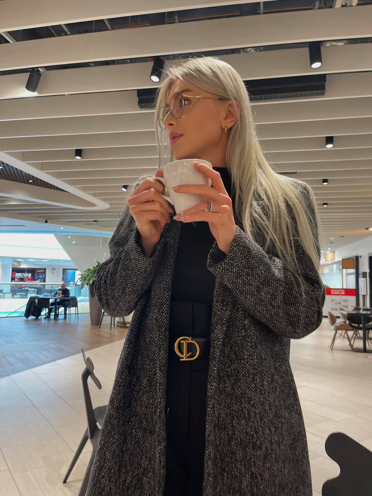 Trên trang cá nhân, Sergeeva thể hiện là một người yêu thích thể thao, làm đẹp, phát triển bản thân và gia đình. Ảnh: FB, IG.