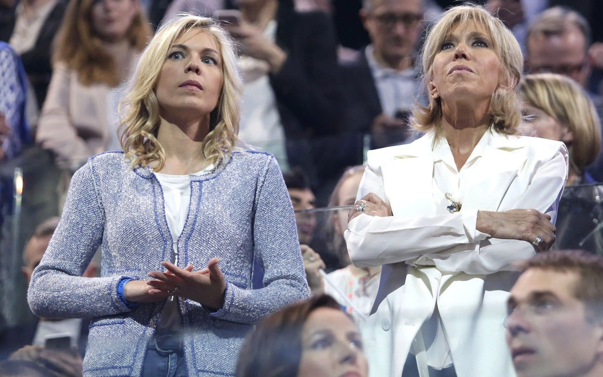 Laurence sinh năm 1977 được nhận xét là một cô bé rất xinh đẹp, xinh nhất trong số 3 anh chị em. Cô được bố mẹ nuôi dạy rất cẩn thận và cho vào trường học nơi mẹ giảng dạy.