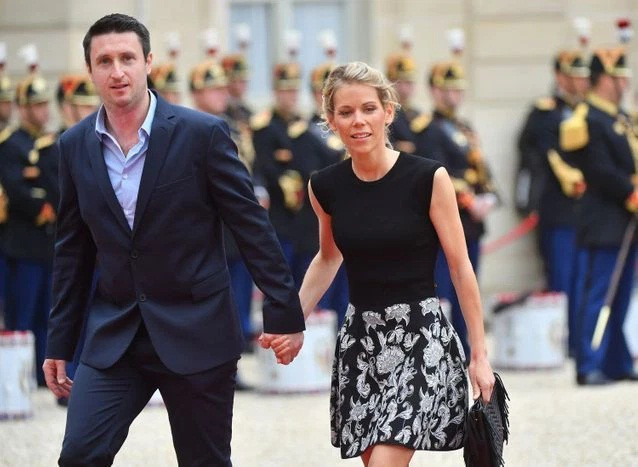 Không chỉ sở hữu vóc dáng nhỏ nhắn giống mẹ, Tiphaine Auzière cũng có nhiều điểm giống với Đệ nhất phu nhân Pháp ở gương mặt lẫn tính cách.