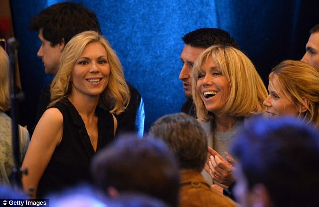 Tại đây, con gái đệ nhất phu nhân Pháp học cùng với cha dượng Macron, người kém mẹ cô tới 24 tuổi.