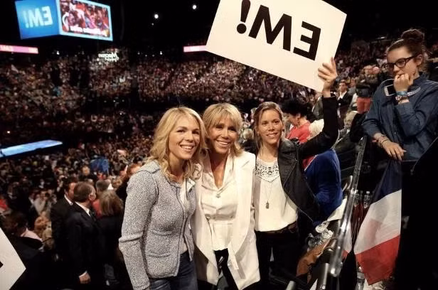 Chan dung hai con gai rieng tai gioi cua De nhat phu nhan Phap-Hinh-12