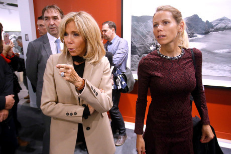 Tiphaine Auzière đã kết hôn với chồng Antoine và có hai người con là bé Elise và Aurèle.