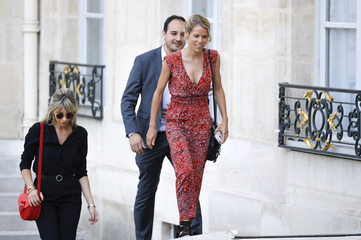 Trong thời kỳ ông Macron tranh cử Tổng thống Pháp, Tiphaine còn dẫn đầu một ủy ban hỗ trợ cho chiến dịch tranh cử của cha dượng.