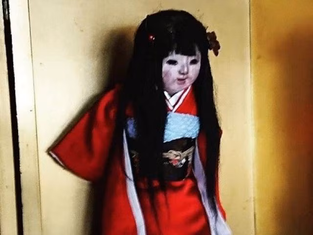 Ron nguoi cau chuyen bi an ve bup be tu moc toc dai o Nhat