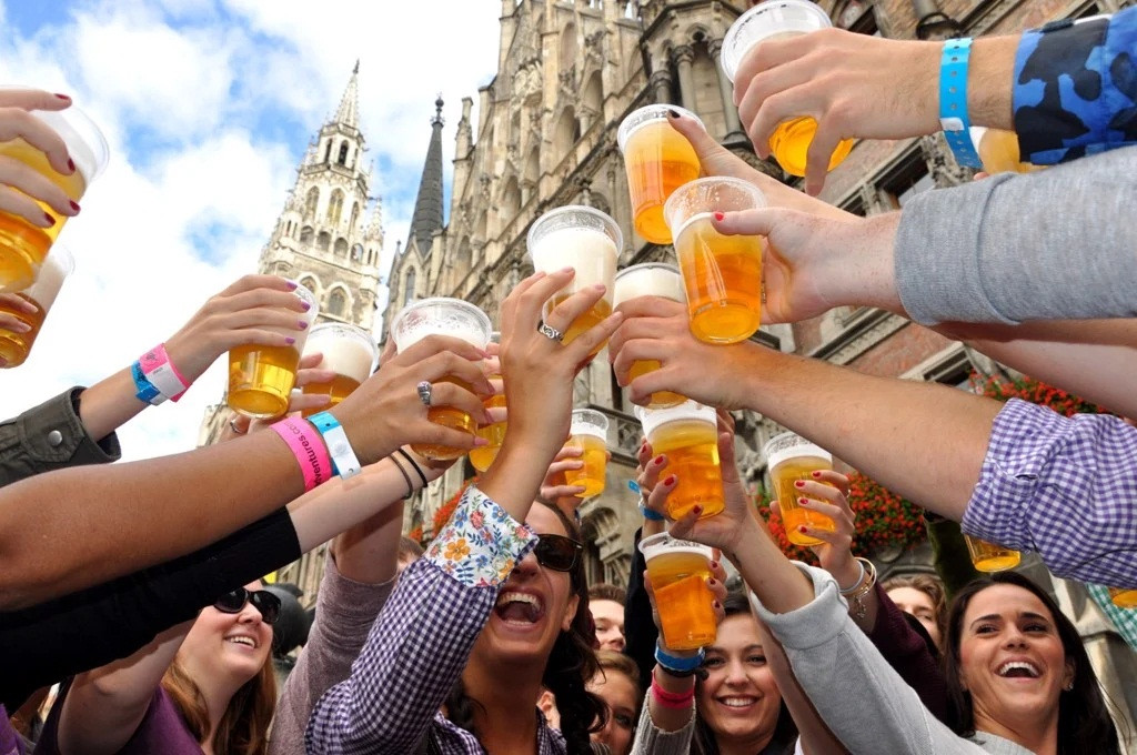 Lễ hội bia Oktoberfest 2022 sẽ diễn ra từ ngày 17/9 đến ngày 3/10 (ngày Quốc khánh của Đức) mà không có bất kỳ hạn chế nào liên quan đến của đại dịch COVID-19.