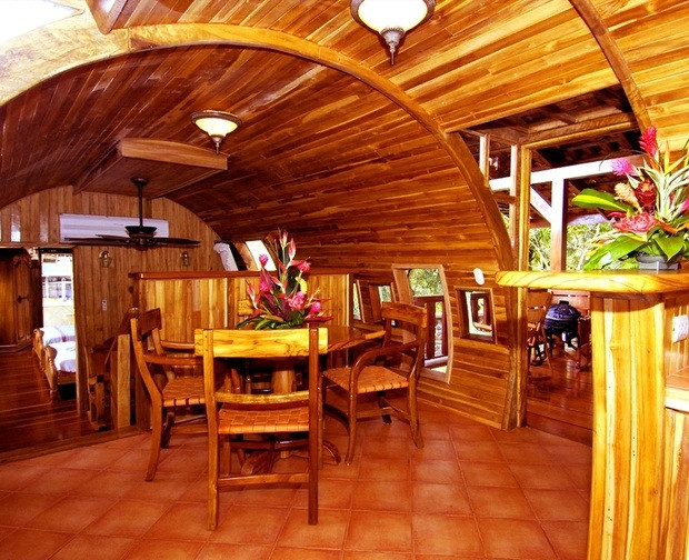 Tổng cộng khách sạn Costa Verde có 3 giường ngủ cỡ trung. Mỗi phòng ngủ đều được trang bị phòng tắm riêng.