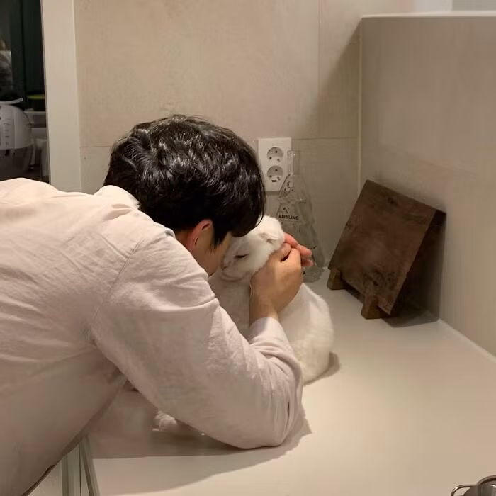 Chu meo 4 tuoi gay sot boi khuon mat bieu cam “cuc ngau”-Hinh-4