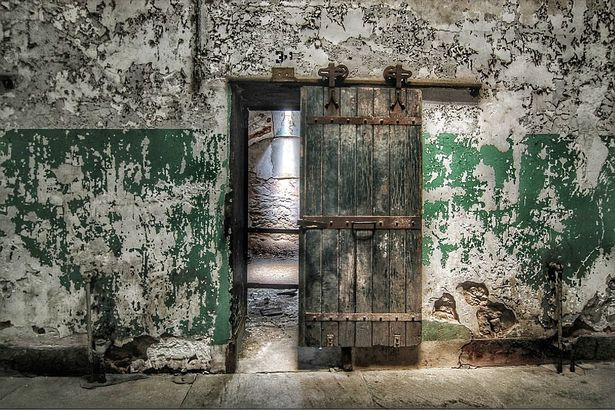 Nha tu khet tieng nhat nuoc My, chuyen giam toi pham sung so-Hinh-2