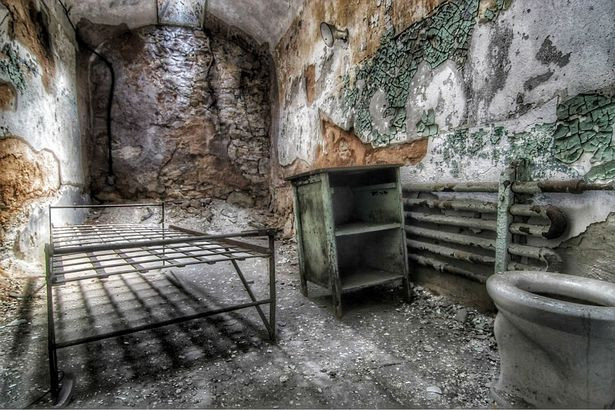 Nha tu khet tieng nhat nuoc My, chuyen giam toi pham sung so-Hinh-4