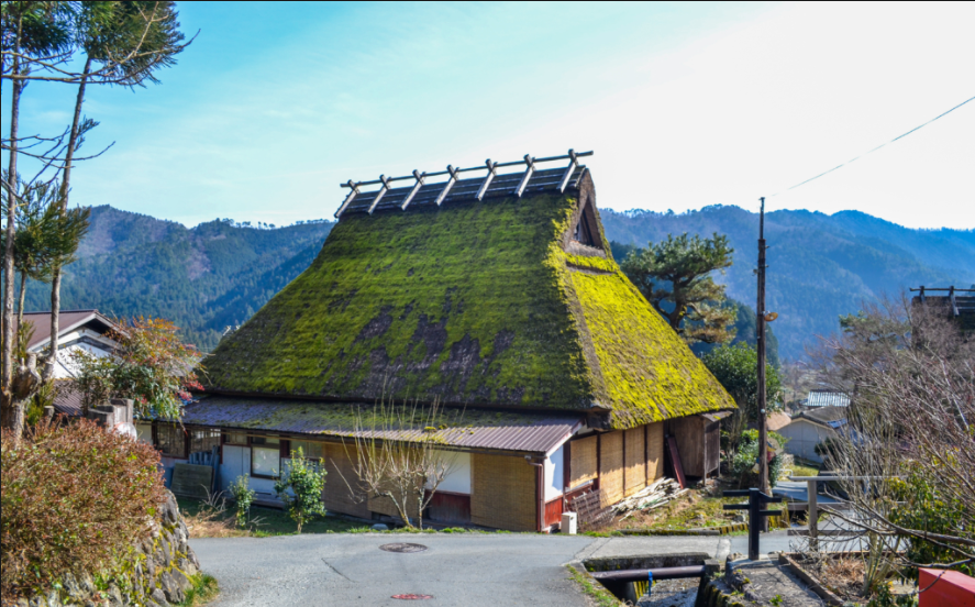 Một số ngôi nhà nhỏ phục vụ như nhà nghỉ và bữa sáng, nơi bạn có thể ở lại qua đêm để có một nơi nghỉ ngơi yên tĩnh.