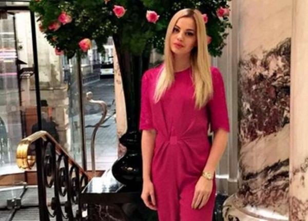 Tieu thu nguoi Ukraine noi tieng tieu tien khong tiec tay-Hinh-2