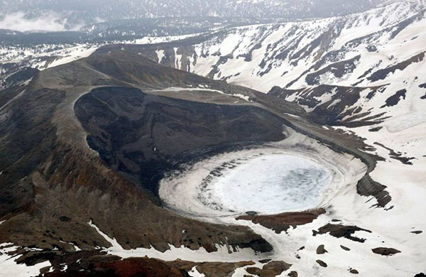 Kham pha ho nuoc mieng nui lua doi 5 mau o Nhat Ban-Hinh-4