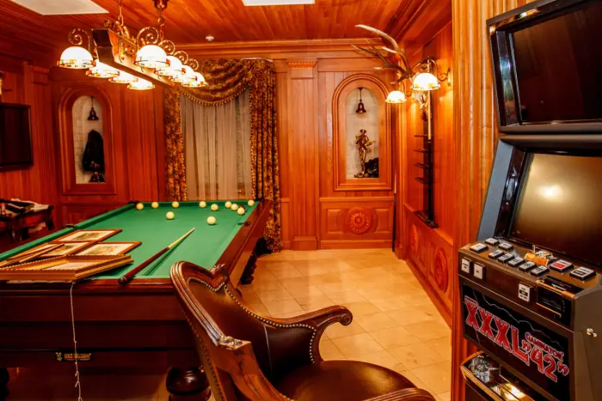 Phòng giải trí có bàn bia.