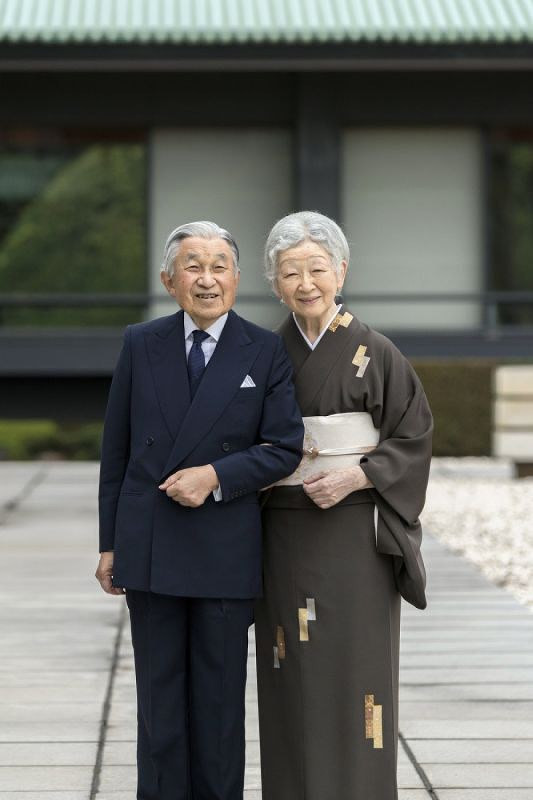 Tai sac ven toan cua Hoang hau Nhat Ban xuat than thuong dan-Hinh-4