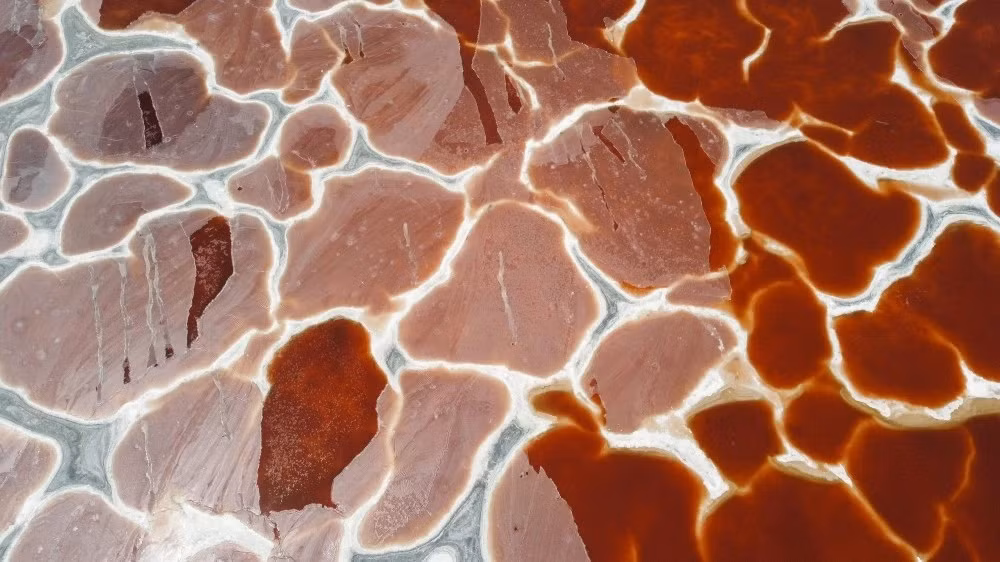 Kham pha ho nuoc do ky la giong trai tim giua sa mac-Hinh-11