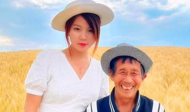 Ban ca cong ty “an nen lam ra” de dua cha nuoi di du lich-Hinh-2