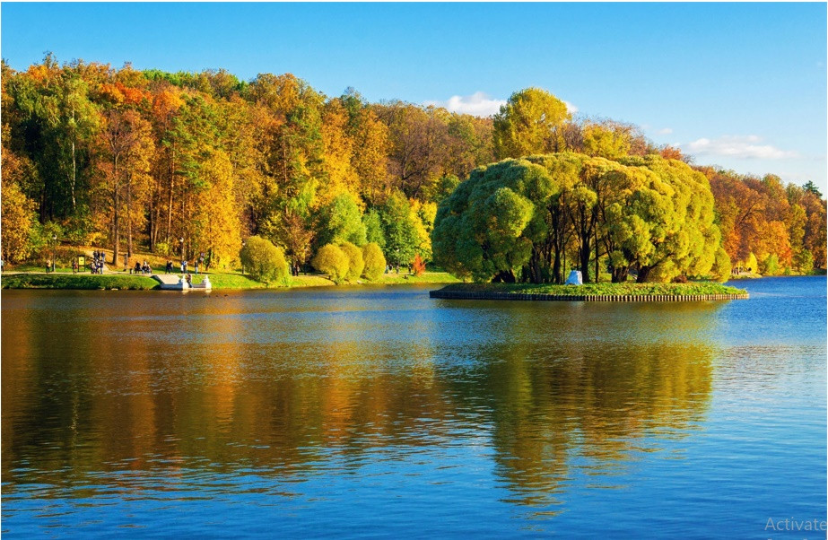 Đặc biệt, khi đi thuyền trên sông Moscow bạn sẽ được chiêm ngưỡng toàn bộ thành phố từ phía xa, ngắm đất nước Nga cổ kính, nguy nga.