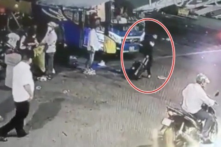 Me nam sinh mat tich bi an ke ve cuoc dien thoai truoc khi con xuong xe-Hinh-2