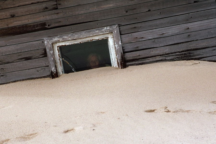 Tuy nhiên, do biến đổi khí hậu cũng như việc đáng bắt thủy sản quá mức khiến cho nguồn tài nguyên ở đây ngày càng giảm bớt. Hiện tại, làng Shoyna chỉ còn khoảng 300 người dân sinh sống.