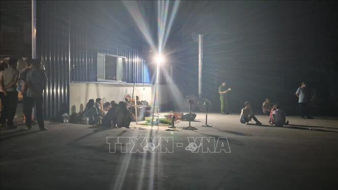 Phat hien nu cong nhan tu vong trong be nuoc cua cong ty go