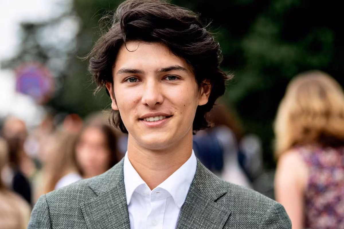 Theo quyết định của Nữ hoàng Margrethe II, Hoàng tử Nikolai, Hoàng tử Felix, Hoàng tử Henrik và Công chúa Athena, sẽ chỉ dùng tước vị bá tước và nữ bá tước Monpezat từ ngày 1/1/2023.