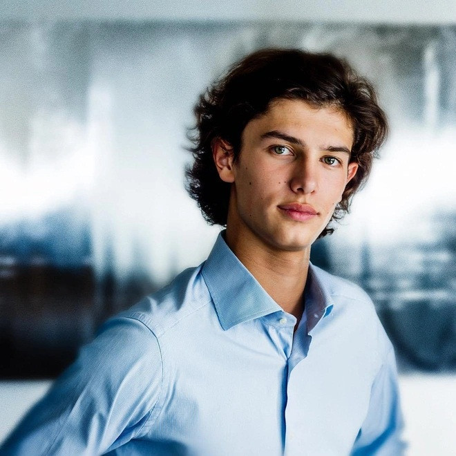 Danh tính Hoàng tử vừa bị Nữ hoàng Đan Mạch xóa tước vị - Hình 9 Danh tinh Hoang tu vua bi Nu hoang Dan Mach xoa tuoc vi-Hinh-9