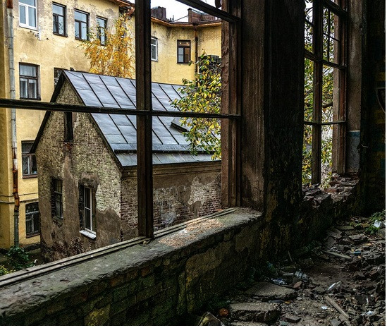 Tòa nhà độc đáo của Nga được xếp vào danh sách di sản quốc gia lớn, nhưng người dân vẫn sống ở đó cho đến ngày nay. Đường điện, nước sinh hoạt, hệ thống sưởi và hệ thống thoát nước và nội thất của tòa nhà thường xuyên được tân trang lại.