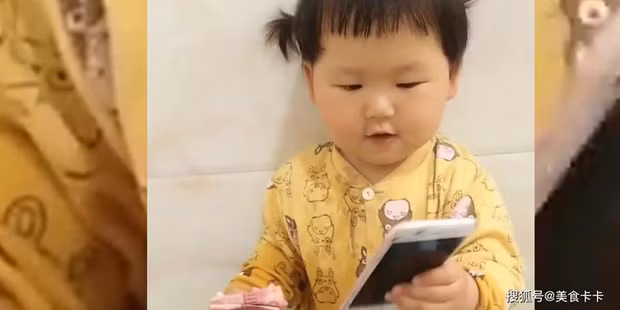 Con gai giat quan cho bo, ai ngo giup me phat hien “quy den”-Hinh-2