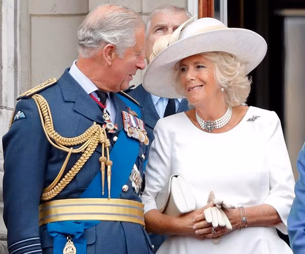 Chuyen tinh day song gio cua Thai tu Charles va ba Camilla-Hinh-3