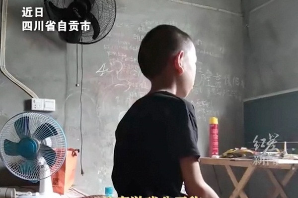 Phan no be trai trom tien chua ung thu cua bo de choi game