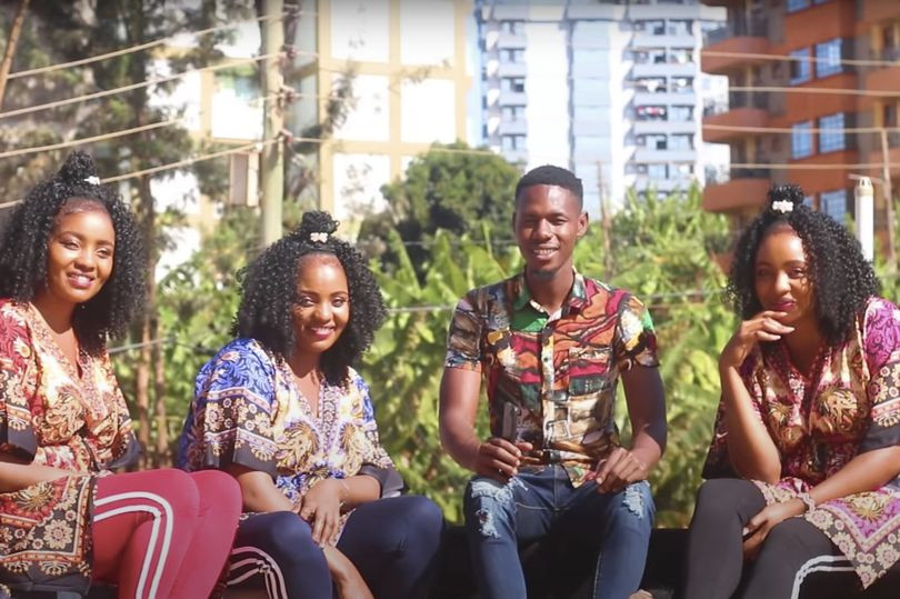 Chang trai tiet lo doi song “chan goi” voi 3 chi em