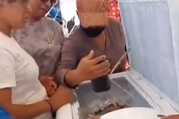 Be gai 3 tuoi bat ngo “song lai” trong quan tai