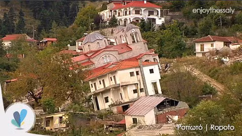 Rung minh boi khung canh nha tho nghieng ky quai giua ngoi lang “ma“-Hinh-3