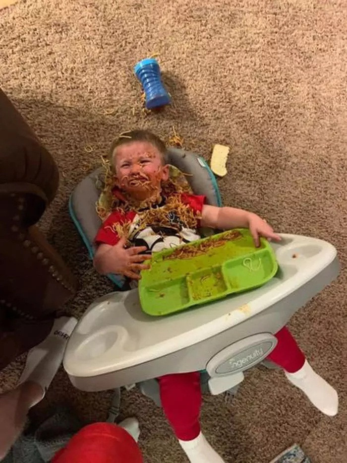 Đây là một minh chứng rằng bạn không nên nghịch ngợm khi đang ăn. Ảnh: IT.