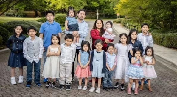 Ba me 40 tuoi co 16 dua con tiep tuc mang bau!