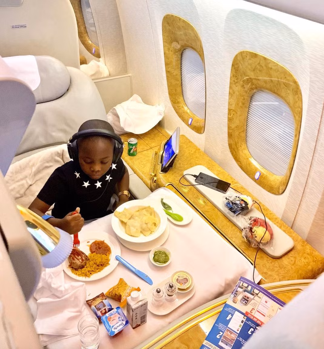 Choang ngop cuoc song xa hoa cua quy tu 9 tuoi o Nigeria-Hinh-2