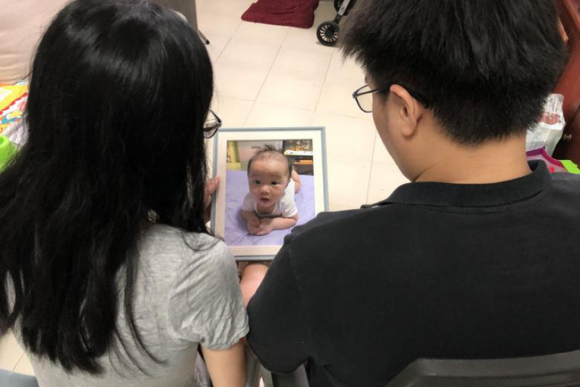 Chi 20 trieu/thang thue nguoi trong con, cai ket khien bo me uat han