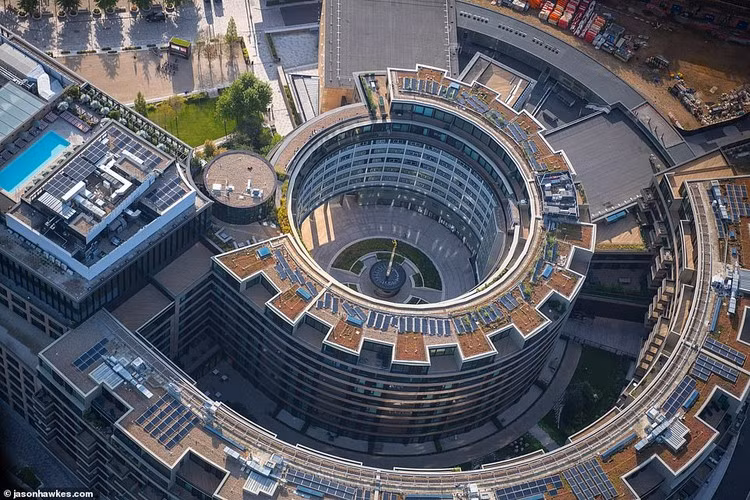 Trụ sở của BBC ở London nhìn từ trên cao.