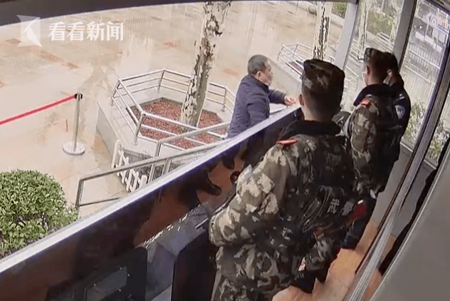 That vong con trai 30 tuoi van e, ong bo tu tu thuong tam