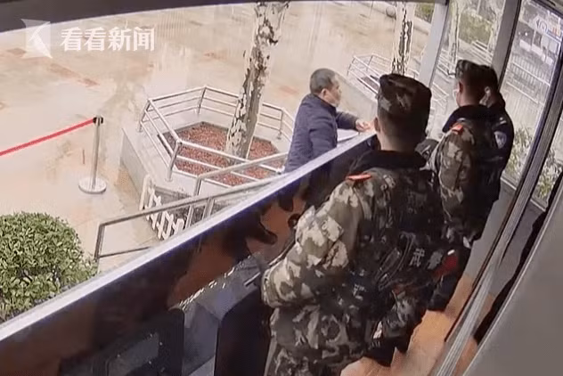 That vong con trai 30 tuoi van e, ong bo tu tu thuong tam