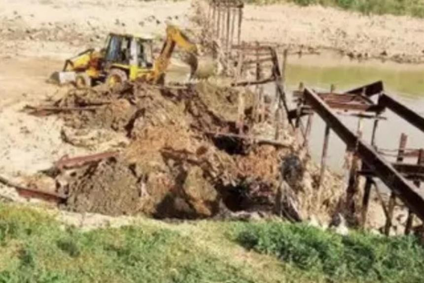 Bang nhom trom pha do ca cay cau de ban sat vun