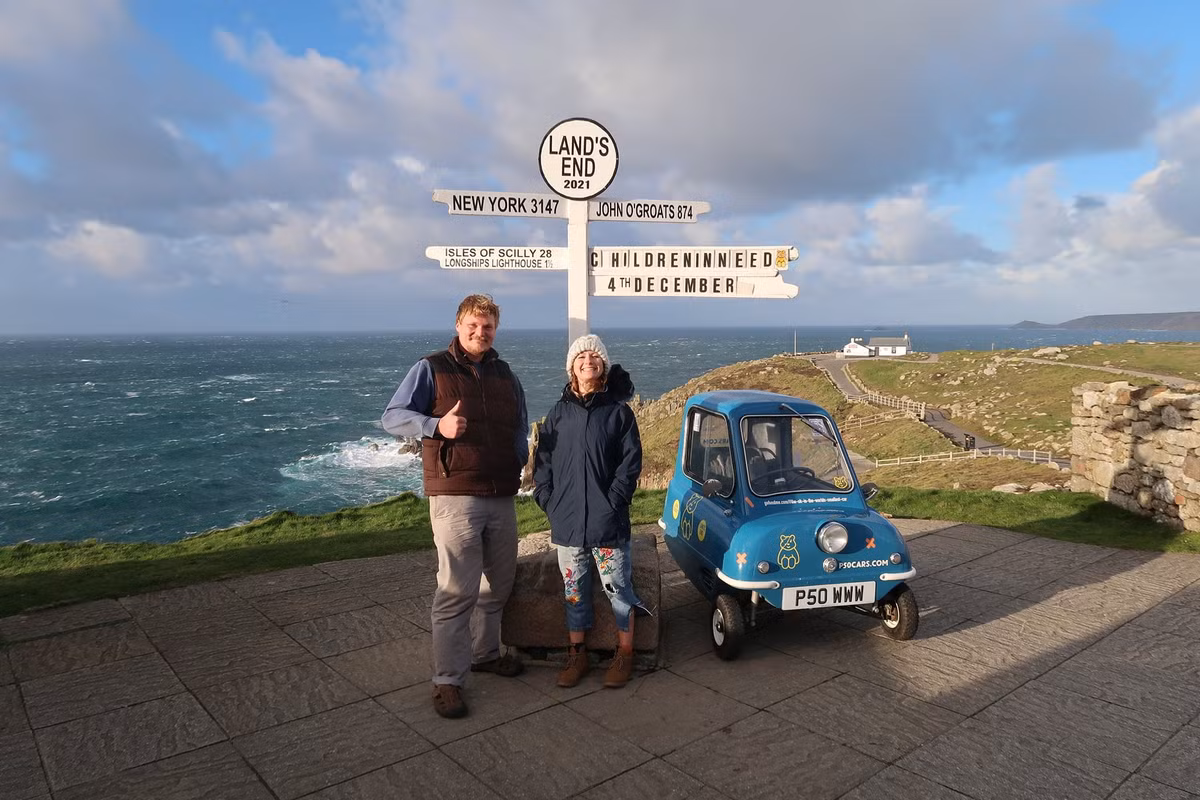 Chuyến đi được thực hiện trong đúng ba tuần như mục tiêu đặt ra, và giúp Orchin quyên góp được 15.000 USD cho trẻ em có hoàn cảnh khó khăn. Ảnh: The Sun.