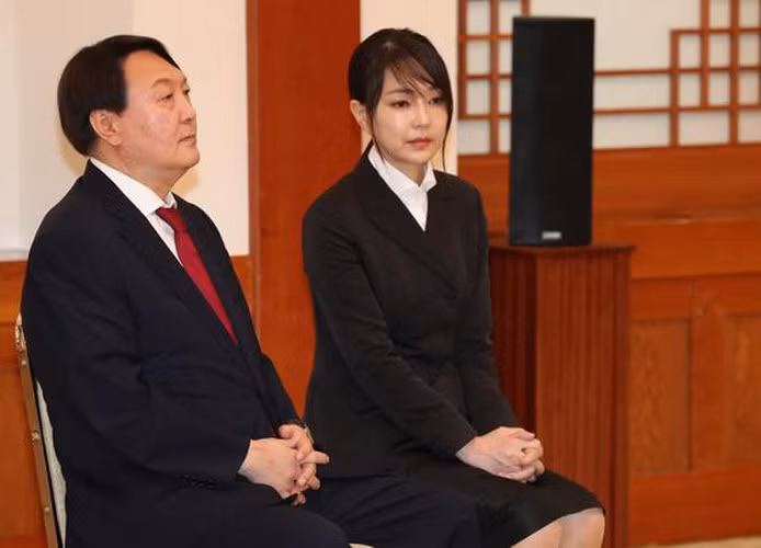 Gu thoi trang cua De nhat phu nhan Han Quoc duoc khen tinh te-Hinh-6