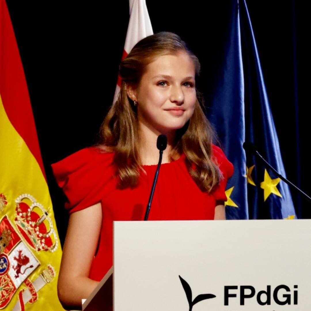 Buổi sáng, sau khi thức dậy, Leonor sẽ được quốc vương kiểm tra các kiến thức liên quan tới hoàng gia và các vấn đề thời sự các nước. Vào mỗi kỳ thi, cô bé phải đạt được mức điểm tuyệt đối ở tất cả các môn học.